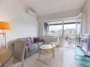 Near the beach, 2 room air-conditioned apartment